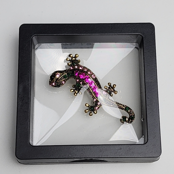 Victorian Design Bohemian Purple Rhinestone Lizard Brooch - Picture 3 of 8